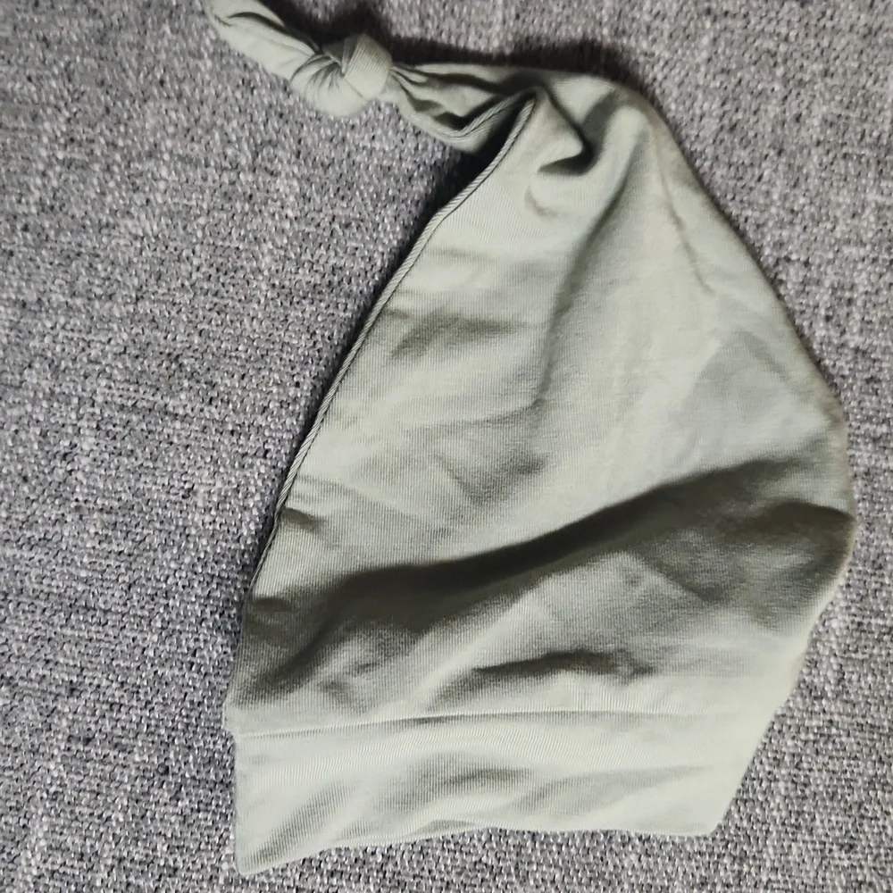 NWOT Caden Lane Sage Baby Onesie with Wooden Buttons Preemie 4-6lbs